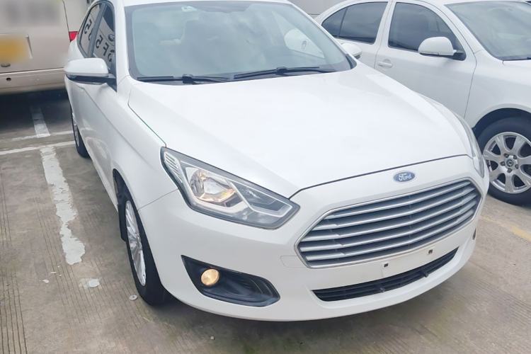 Used Ford Escort 2015 1.5L Automatic Comfort Edition Exterior 1