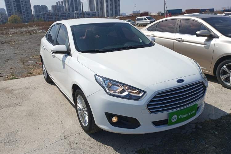 Used Ford Escort 2015 1.5L Automatic Comfort Edition Exterior 1