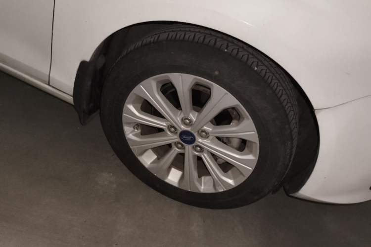 Used Ford Escort 2015 1.5L Automatic Fashion Model Exterior 1