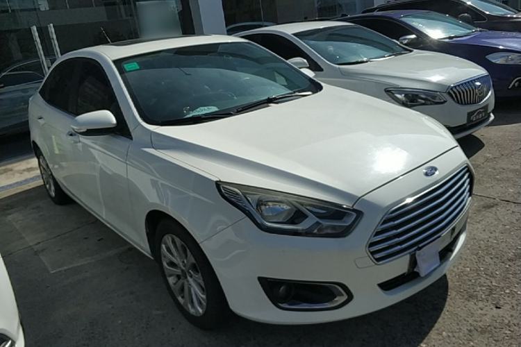 Used Ford Escort 2015 1.5L Automatic Fashion Model Exterior 1