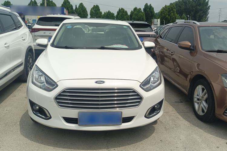Used Ford Escort 2015 1.5L Automatic Fashion Model Exterior 1
