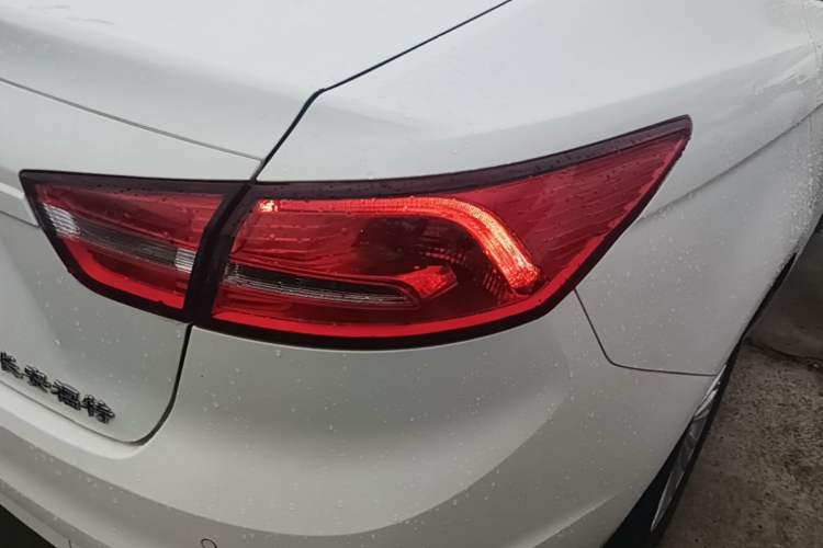 Used Ford Escort 2015 1.5L Automatic Comfort Edition Exterior 1