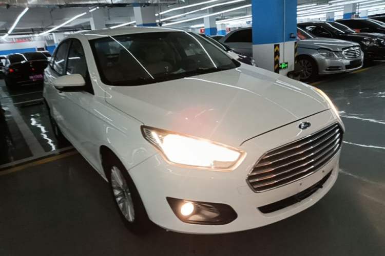 Used Ford Escort 2015 1.5L Manual Comfort Model Exterior 1