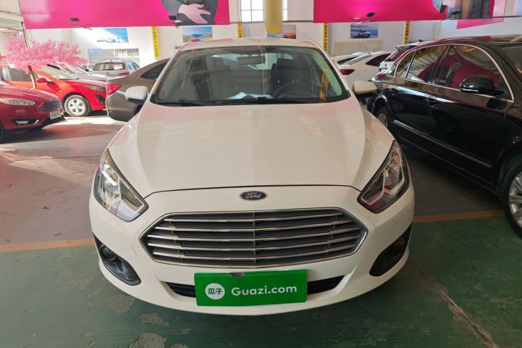 Used Ford Escort 2015 1.5L Manual Comfort Model Exterior 1
