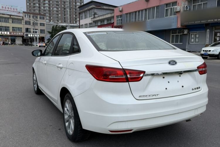 Used Ford Escort 2015 1.5L Manual Fashion Edition Exterior 1