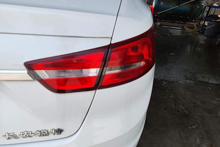 Used Ford Escort 2015 1.5L Automatic Comfort Edition Exterior 1
