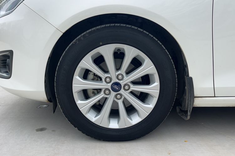 Used Ford Escort 2015 1.5L Automatic Fashion Model Exterior 10