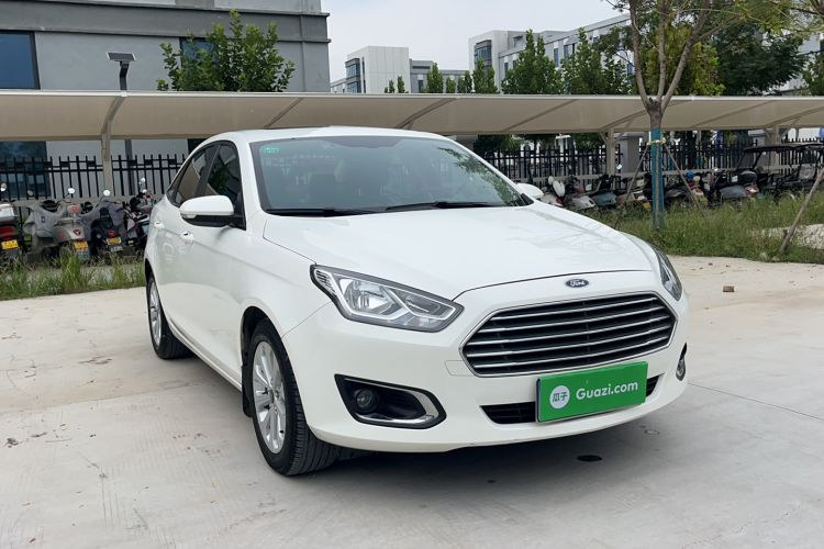 Used Ford Escort 2015 1.5L Automatic Fashion Model Exterior 2