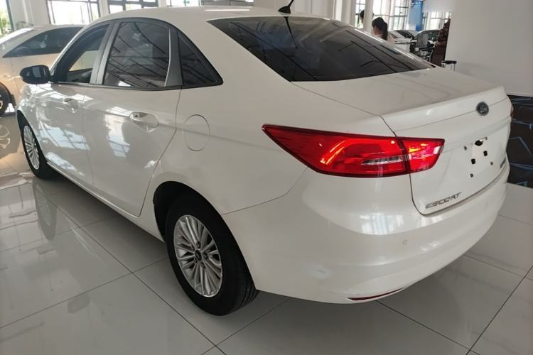 Used Ford Escort 2015 1.5L Automatic Comfort Edition Exterior 2