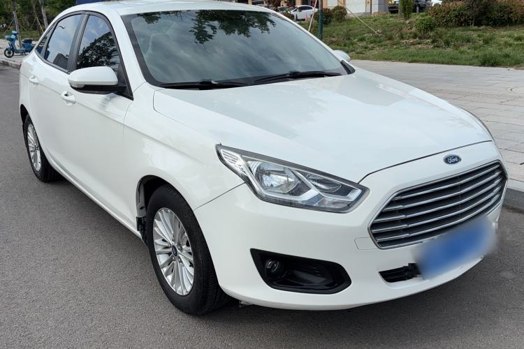 Used Ford Escort 2015 1.5L Automatic Comfort Edition Exterior 2