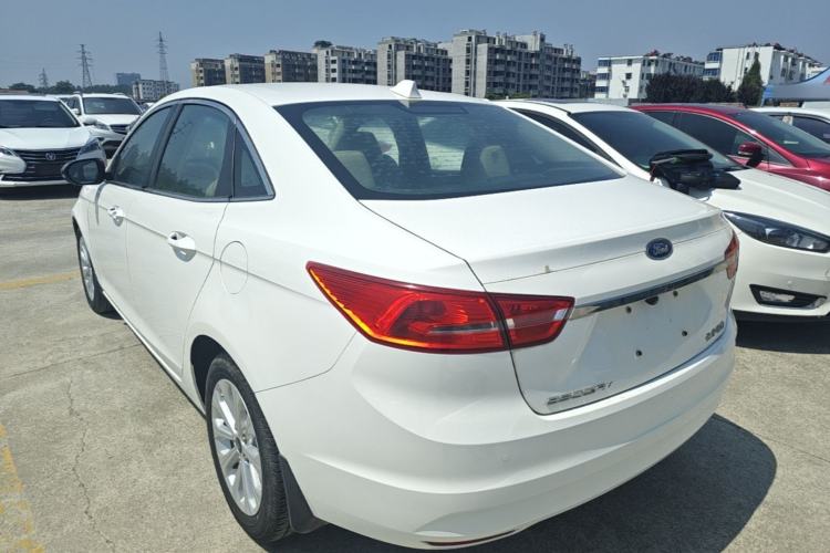 Used Ford Escort 2015 1.5L Automatic Fashion Model Exterior 2