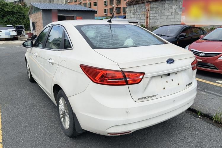 Used Ford Escort 2015 1.5L Manual Comfort Model Exterior 2