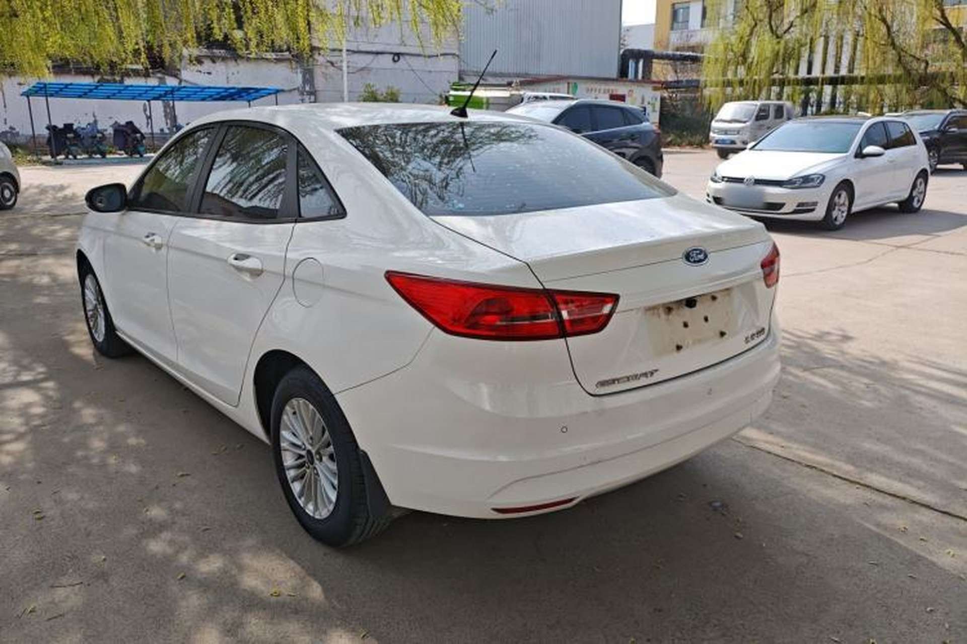 Used Ford Escort 2015 1.5L Manual Comfort Model Exterior 2