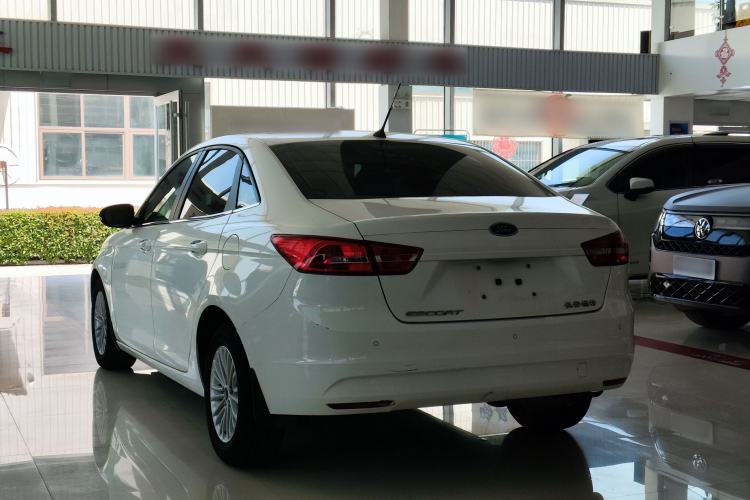 Used Ford Escort 2015 1.5L Manual Comfort Model Exterior 2