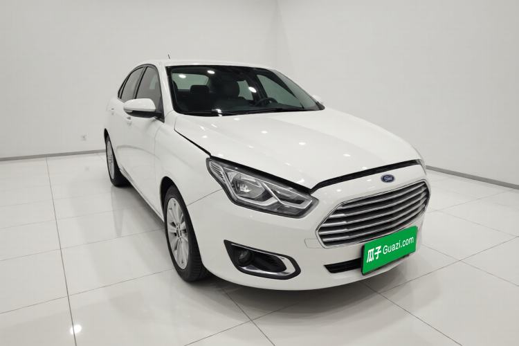 Used Ford Escort 2015 1.5L Automatic Fashion Model Exterior 2