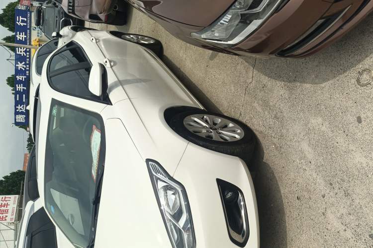 Used Ford Escort 2015 1.5L Automatic Fashion Model Exterior 2