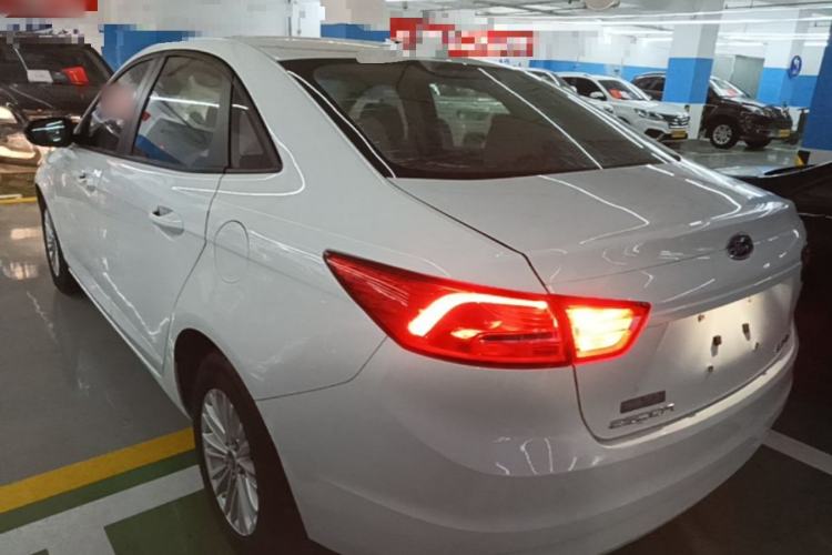 Used Ford Escort 2015 1.5L Manual Comfort Model Exterior 2