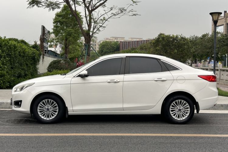 Used Ford Escort 2015 1.5L Automatic Comfort Edition Exterior 2