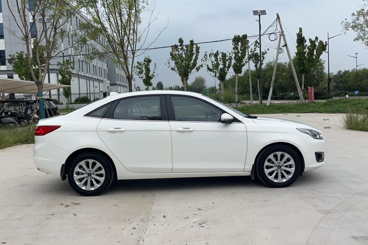 Used Ford Escort 2015 1.5L Automatic Fashion Model Exterior 3
