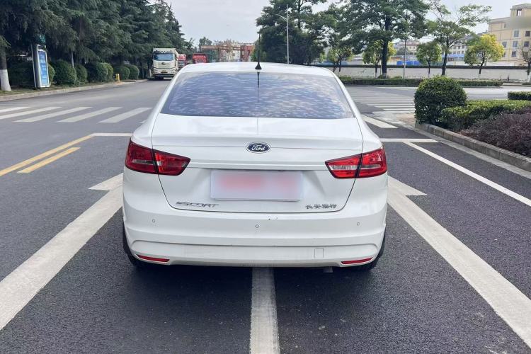 Used Ford Escort 2015 1.5L Automatic Comfort Edition Exterior 3