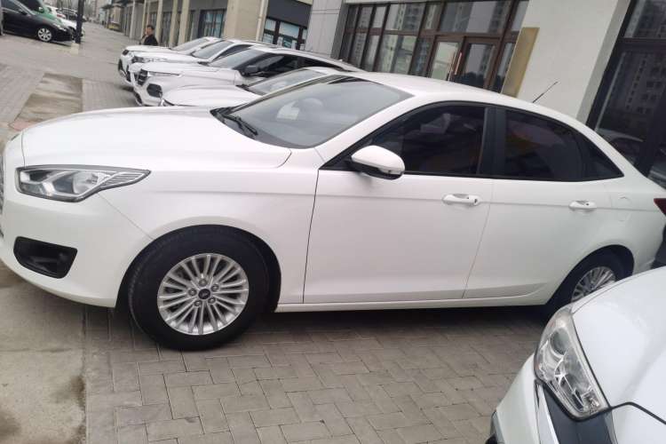 Used Ford Escort 2015 1.5L Manual Comfort Model Exterior 3