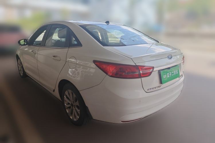 Used Ford Escort 2015 1.5L Automatic Fashion Model Exterior 3