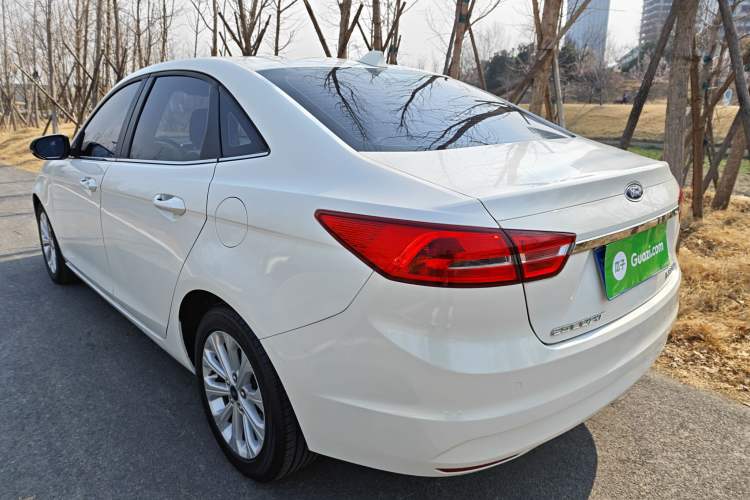 Used Ford Escort 2015 1.5L Automatic Fashion Model Exterior 3