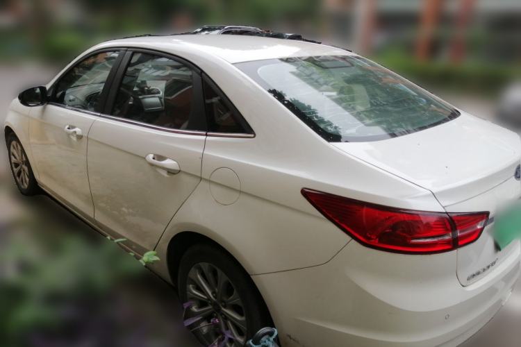 Used Ford Escort 2015 1.5L Automatic Fashion Model Exterior 3