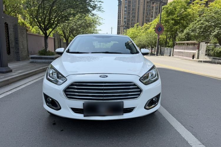 Used Ford Escort 2015 1.5L Automatic Fashion Model Exterior 3