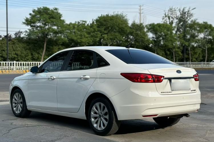 Used Ford Escort 2015 1.5L Automatic Fashion Model Exterior 3