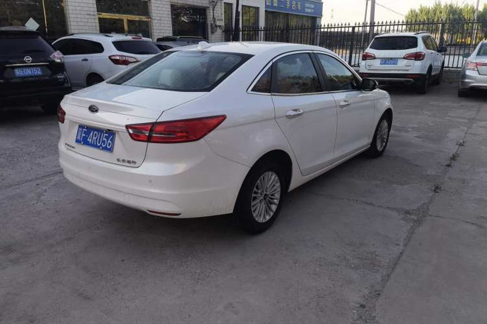 Used Ford Escort 2015 1.5L Automatic Comfort Edition Exterior 3