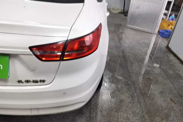 Used Ford Escort 2015 1.5L Automatic Comfort Edition Exterior 3
