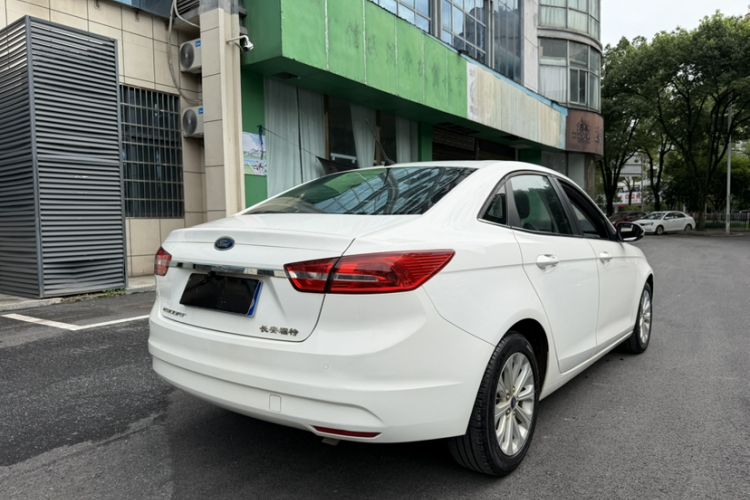 Used Ford Escort 2015 1.5L Automatic Fashion Model Exterior 3
