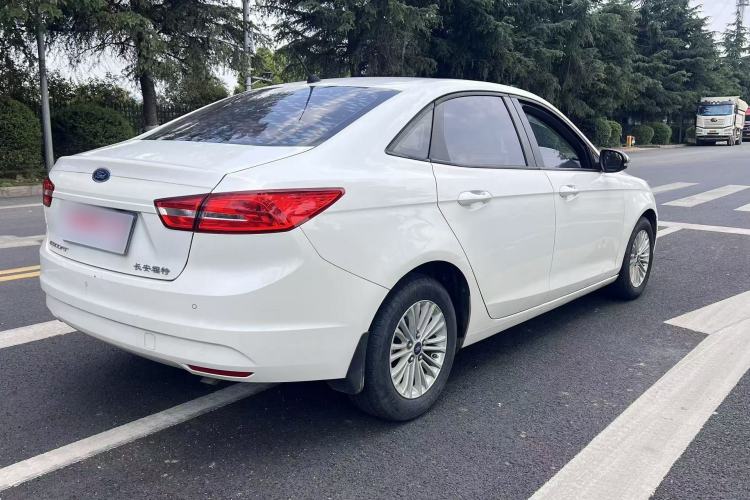 Used Ford Escort 2015 1.5L Automatic Comfort Edition Exterior 4