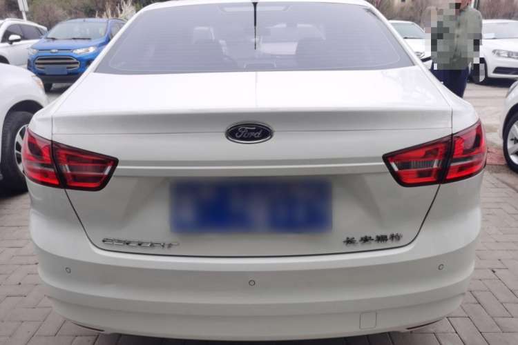 Used Ford Escort 2015 1.5L Manual Comfort Model Exterior 4