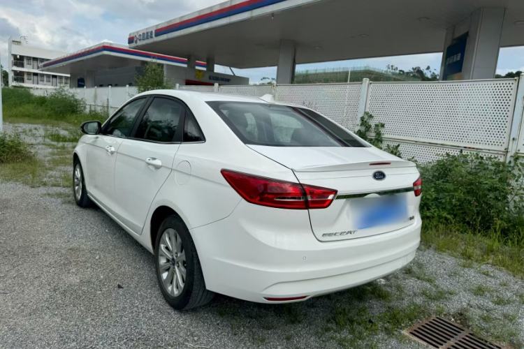 Used Ford Escort 2015 1.5L Automatic Fashion Model Exterior 4