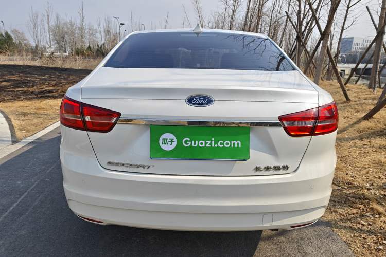 Used Ford Escort 2015 1.5L Automatic Fashion Model Exterior 4