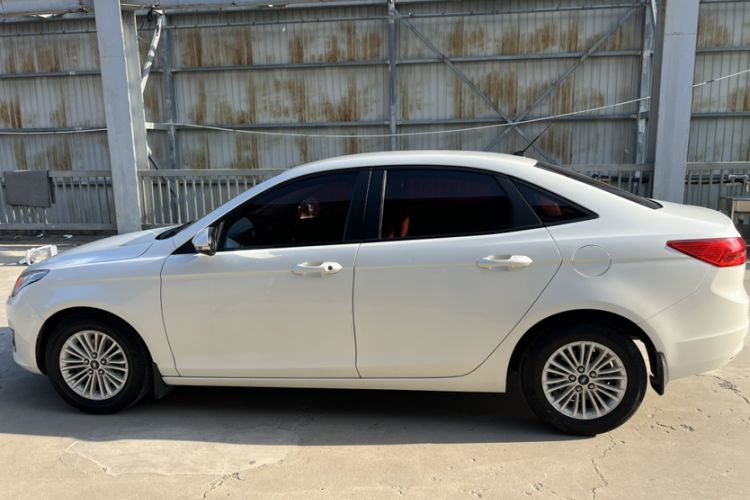 Used Ford Escort 2015 1.5L Manual Comfort Model Exterior 4