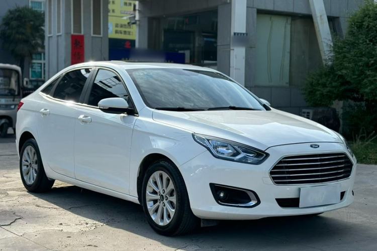 Used Ford Escort 2015 1.5L Automatic Fashion Model Exterior 4