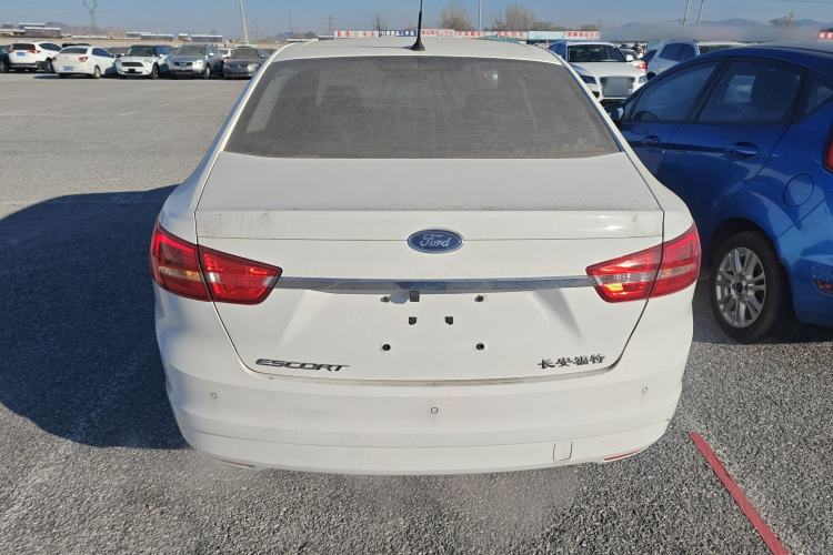Used Ford Escort 2015 1.5L Manual Fashion Edition Exterior 4