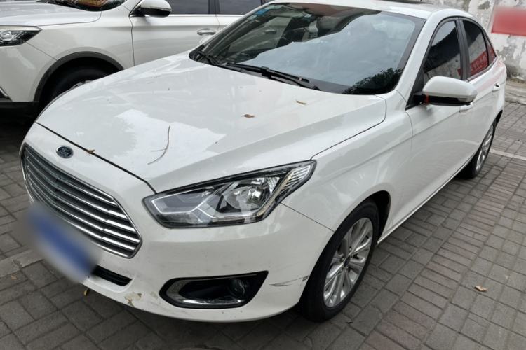 Used Ford Escort 2015 1.5L Automatic Fashion Model Exterior 4