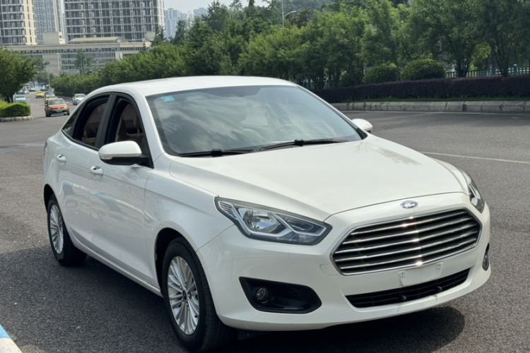 Used Ford Escort 2015 1.5L Automatic Comfort Edition Exterior 4