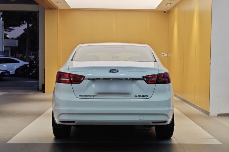 Used Ford Escort 2015 1.5L Automatic Fashion Model Exterior 4