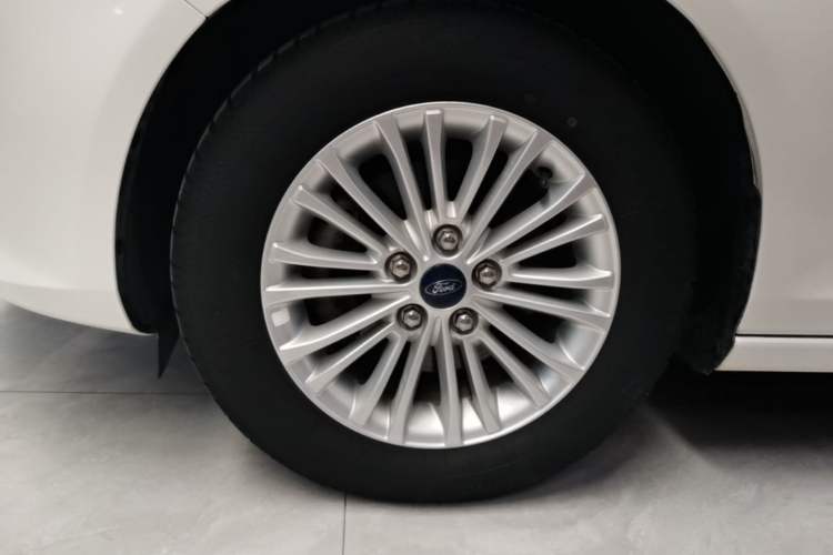 Used Ford Escort 2015 1.5L Manual Comfort Model Exterior 4