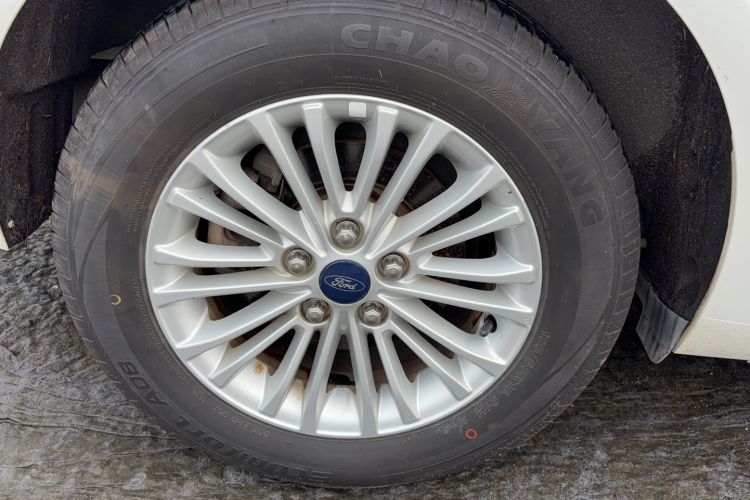 Used Ford Escort 2015 1.5L Manual Comfort Model Exterior 4