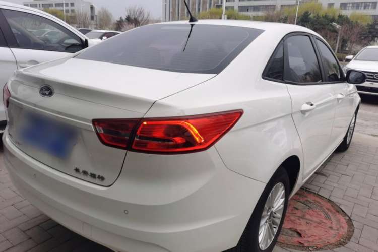 Used Ford Escort 2015 1.5L Manual Comfort Model Exterior 5