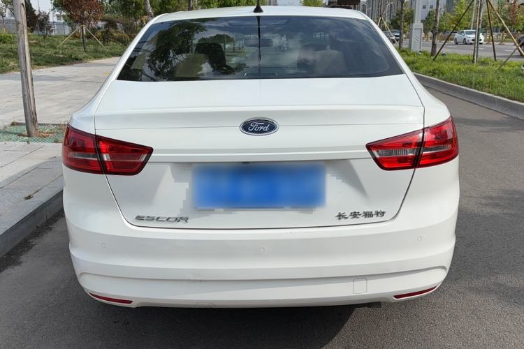Used Ford Escort 2015 1.5L Automatic Comfort Edition Exterior 5