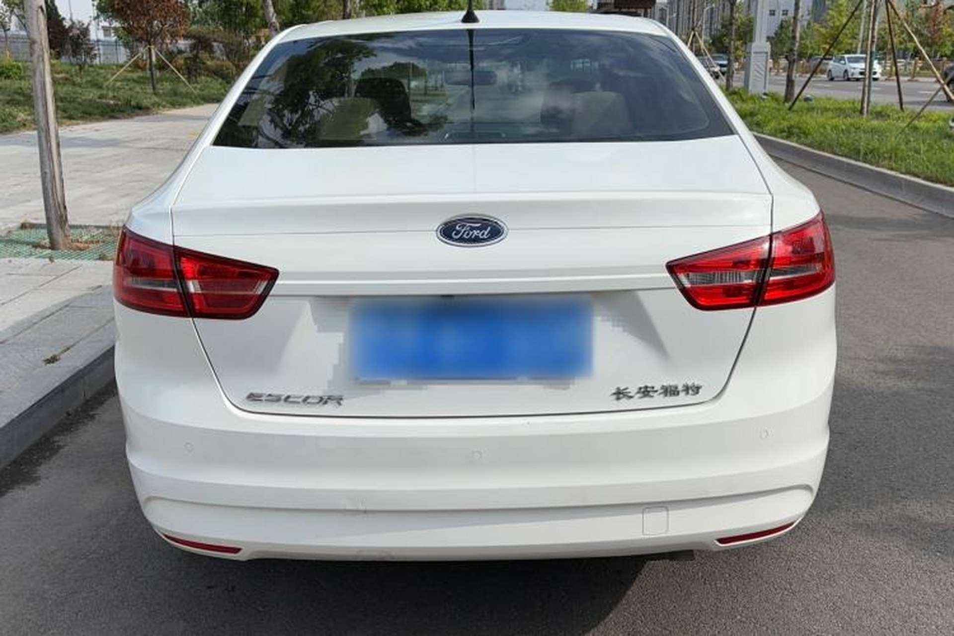 Used Ford Escort 2015 1.5L Automatic Comfort Edition Exterior 5