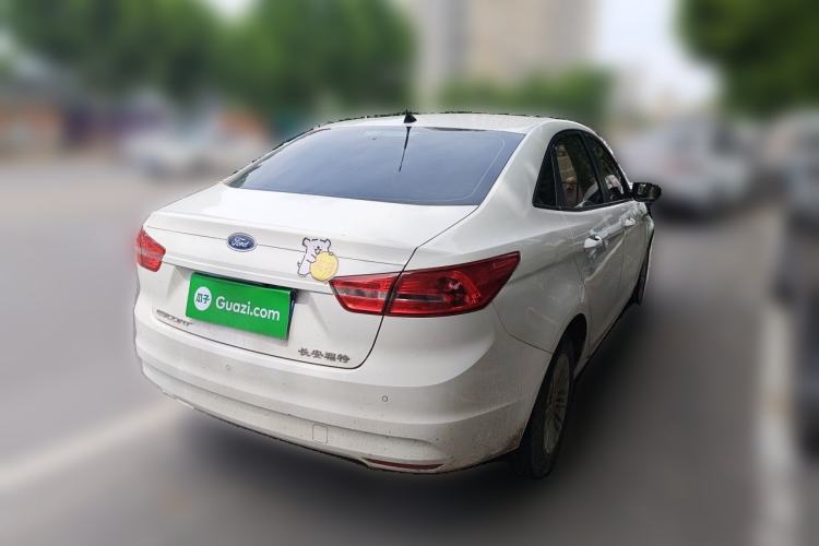 Used Ford Escort 2015 1.5L Automatic Comfort Edition Exterior 5