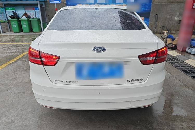 Used Ford Escort 2015 1.5L Automatic Comfort Edition Exterior 5